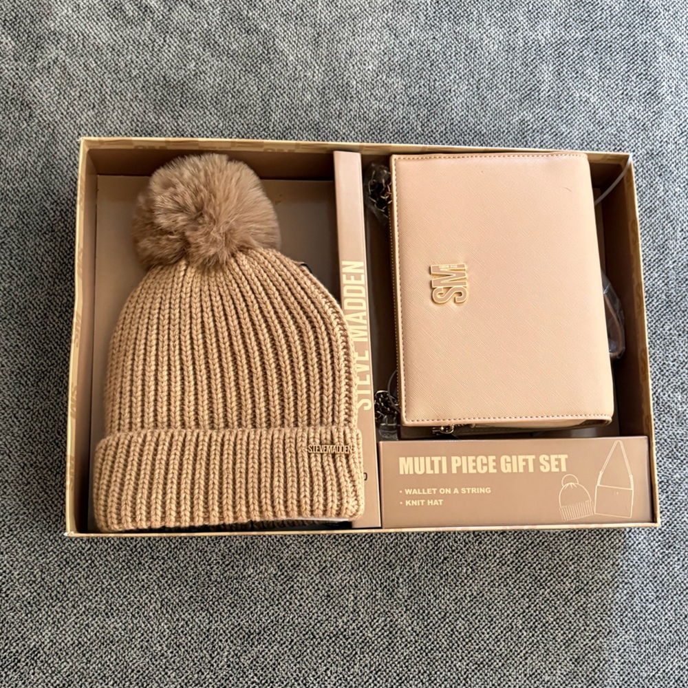 Steve Madden Beige Knit Beanie and purse Set